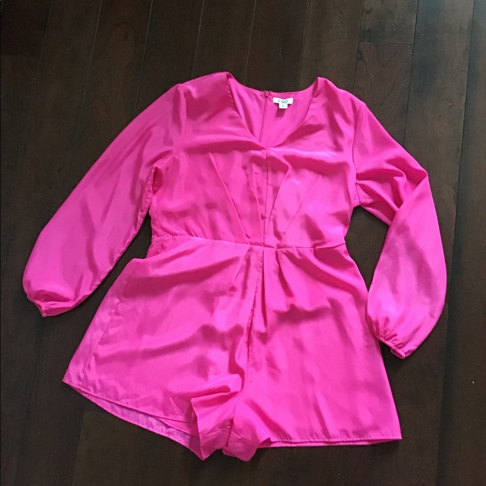 Super Cute Cato pink short romper sz 16